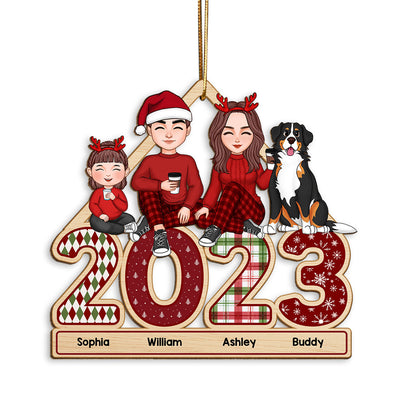 Cute Family Dad Mom Kids Dogs Cats Sitting On 2023 Patterned Personalized Wooden Ornament