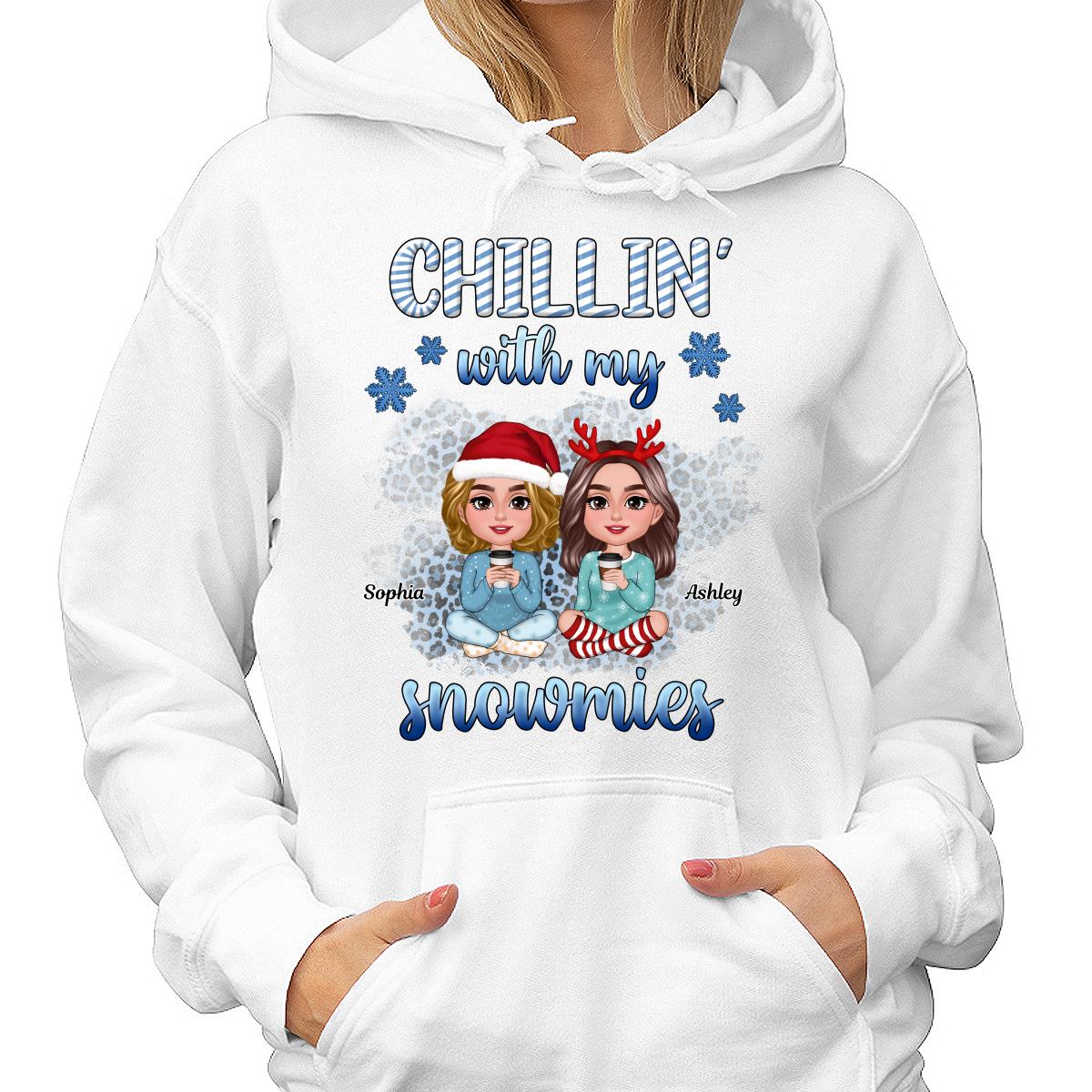Chillin‘ With My Snowmies Blue Besties Sitting Christmas Personalized Shirt