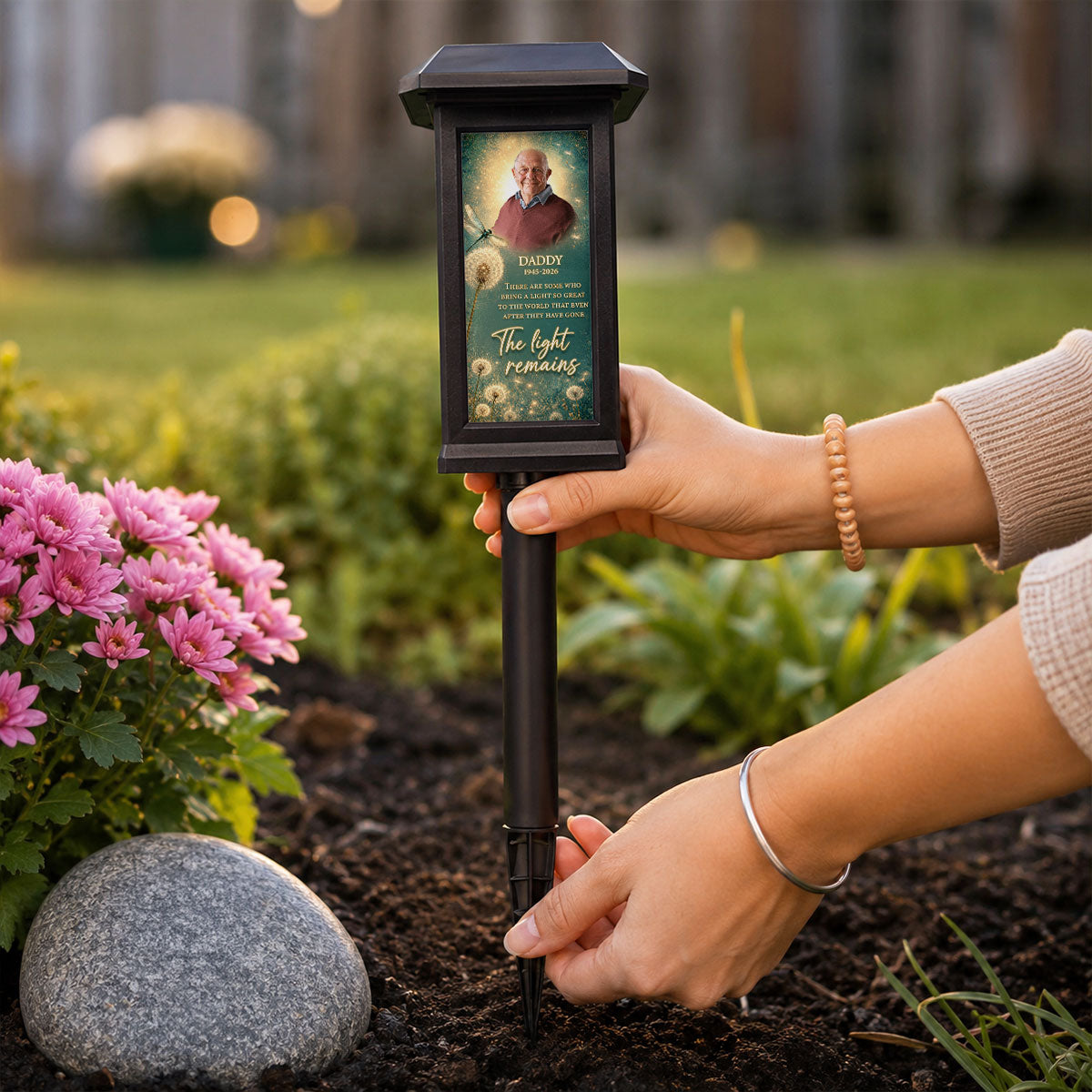 The Light Remains Memorial Dragonfly Dandelion - Personalized Solar Lantern Light - Heartfelt Sympathy Gift for Loved Ones