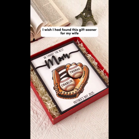 We Caught The Best Mom Baseball, Softball - Personalized 2-Layered Wooden Plaque - Gift for Mom, Gift for Grandma, Gift for Wife