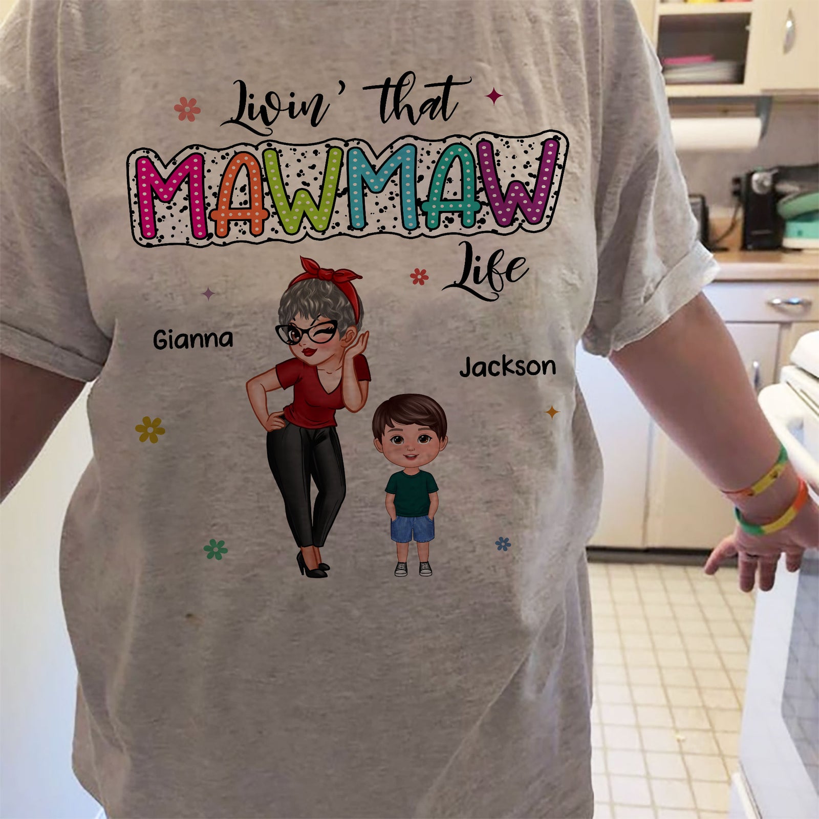 Livin‘ That Grandma Mom Life Pretty Woman & Kids Summer Vibe Personalized Shirt