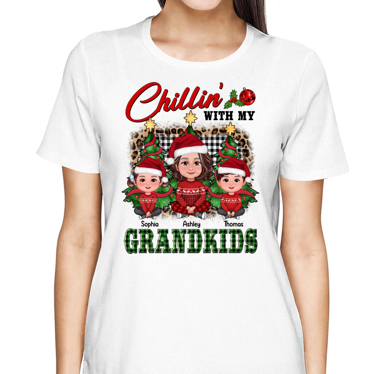 Chillin‘ With My Grandkids Crossed Legs Grandma Grandkids Personalized Shirt