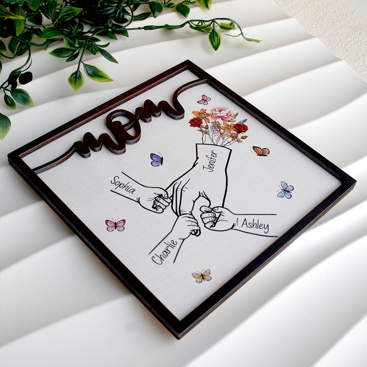 Kids Holding Mom‘s Hand Vintage Birth Month Flowers Personalized 2-Layer Wooden Plaque