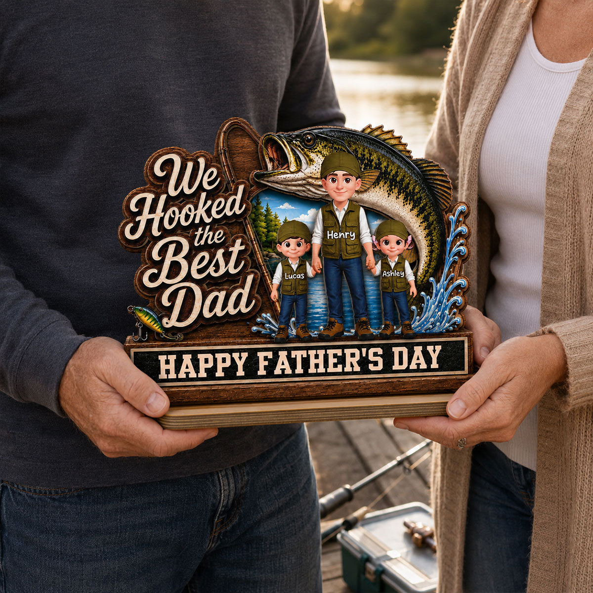 We Hooked The Best Dad Fishing Man & Kids 2D Flat - Personalized 2-Layered Wooden Plaque - Father's Day Gift For Fishing Dad