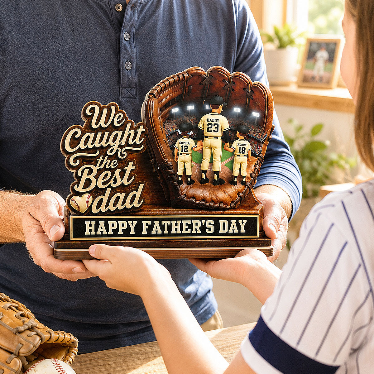 We Caught The Best Grandpa Man & Kids In Glove - Personalized 2-Layered Wooden Plaque - Happy Father's Day For Baseball Grandpa