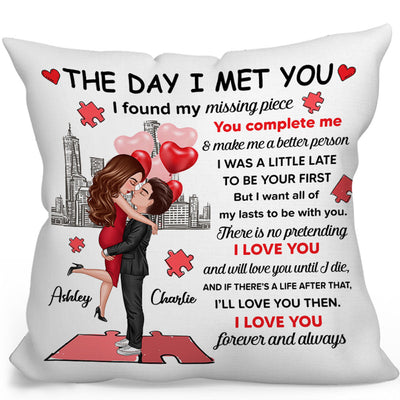 Hugging Couple I Met You Valentine‘s Day Gift For Him For Her Personalized Pillow
