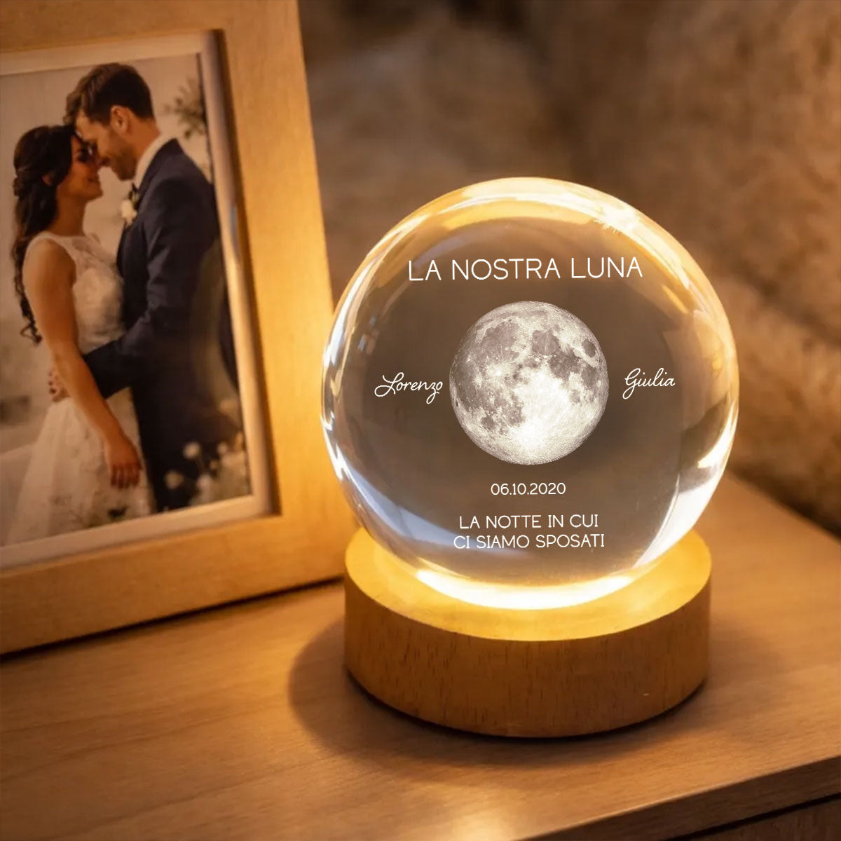 La Nostra Luna – Fase Lunare Personalizzata per Data – Sfera di Cristallo con Luce Notturna – Regalo di Anniversario