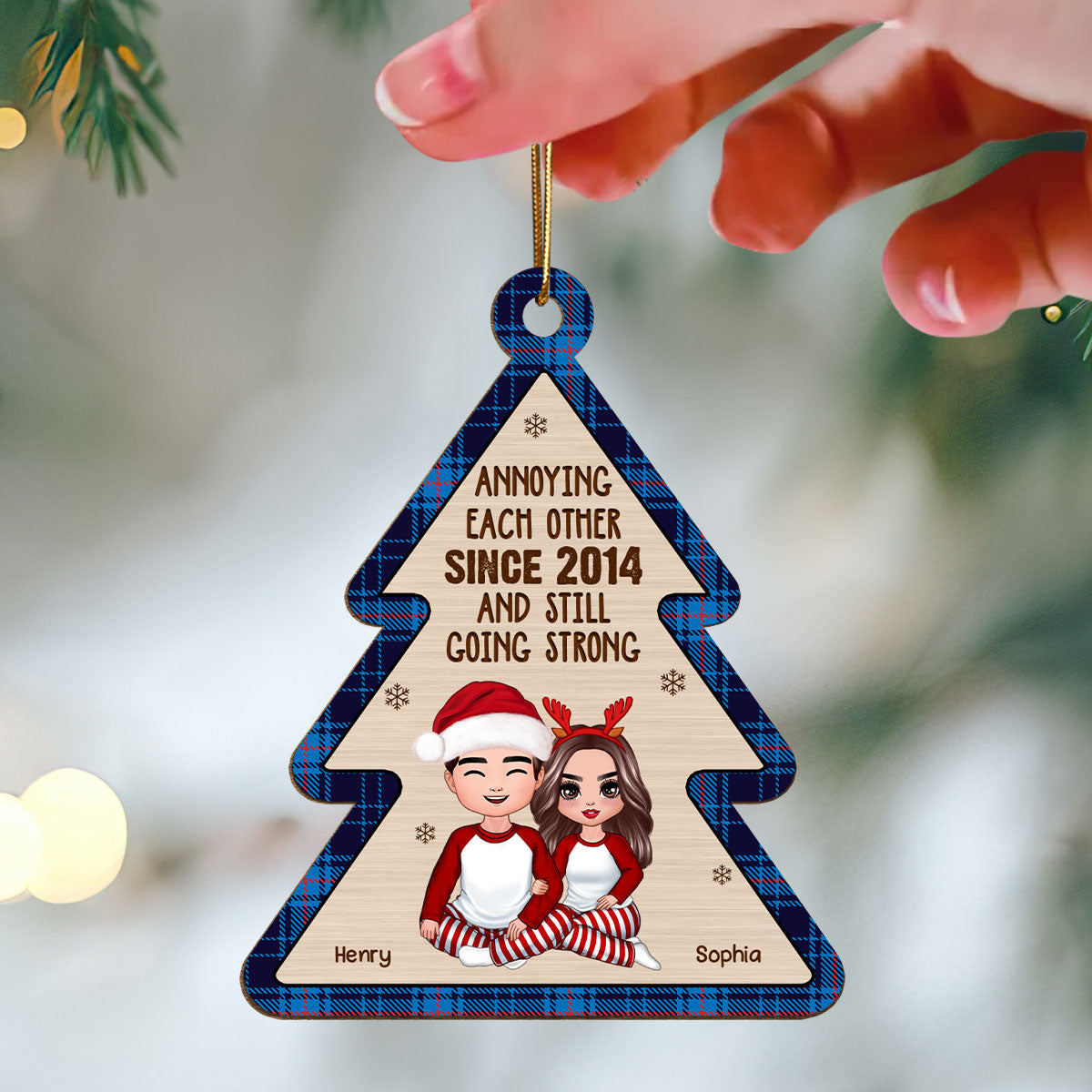 Doll Couple Sitting Hugging Checkered Pattern Christmas Tree Shaped Personalized Wooden Ornament