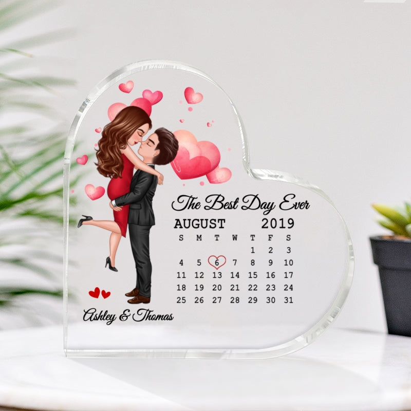 Calendar Couple Kissing Hugging Personalized Acrylic Heart Plaque - Anniversary Gift For Couple - Gift For Him Gift For Her