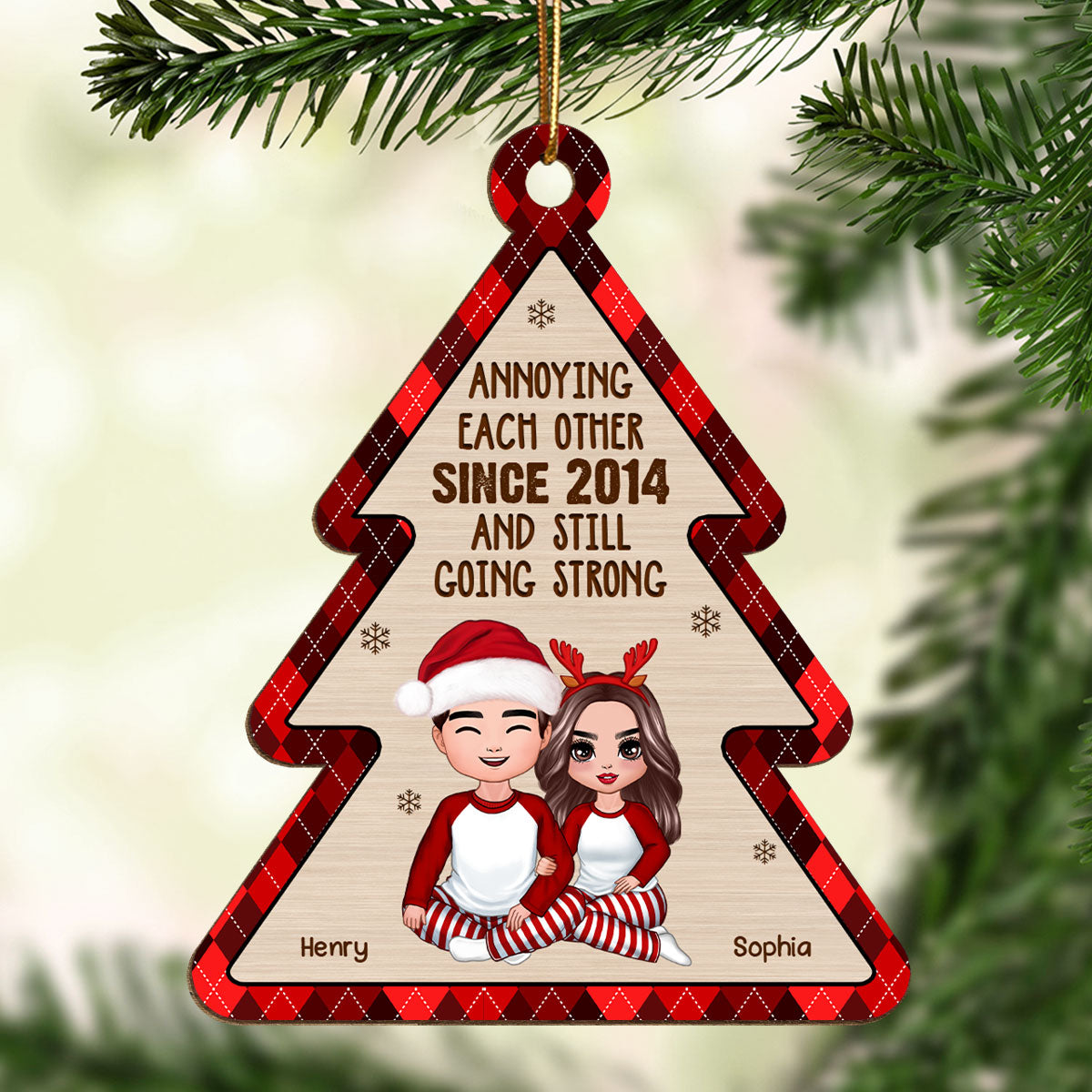 Doll Couple Sitting Hugging Checkered Pattern Christmas Tree Shaped Personalized Wooden Ornament