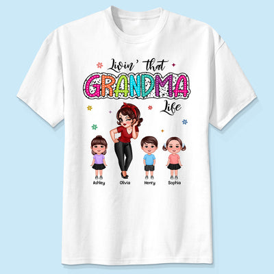 Livin‘ That Grandma Mom Life Pretty Woman & Kids Summer Vibe Personalized Shirt