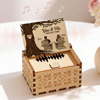 Couple Sitting Under Heart Carved Tree - Personalized Wooden Music Box - Valentine's Day Gift For Couple