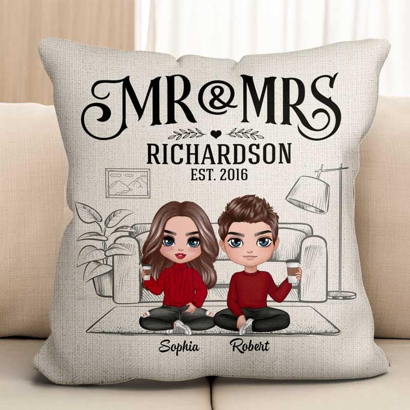 Mr & Mrs Family Name Couple Valentine‘s Day Gift Personalized Pillow