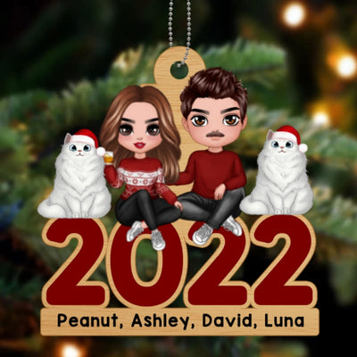 Family Sitting 2022 Cat Mom Dad Christmas Personalized Wooden Ornament