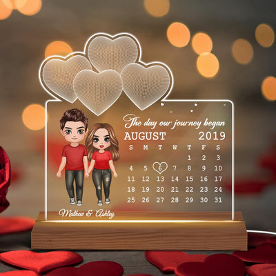 Doll Couple Standing Under 3D Heart Anniversary Date Calendar Personalized Custom Shape Acrylic Plaque With LED Night Light - Anniversary Gift For Couple - Gift For Him Gift For Her