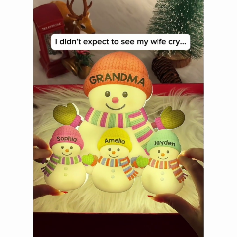 3D Effect Heartwarming Christmas Grandma Grandkids Snowman Together - Personalized Light Box - Gift For Grandmas