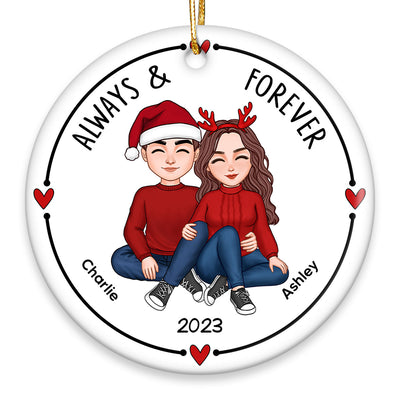 Christmas Cute Couple Sitting Hugging Personalized Circle Ornament