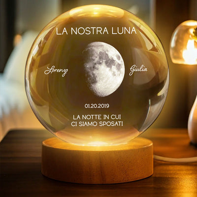 La Nostra Luna – Fase Lunare Personalizzata per Data – Sfera di Cristallo con Luce Notturna – Regalo di Anniversario