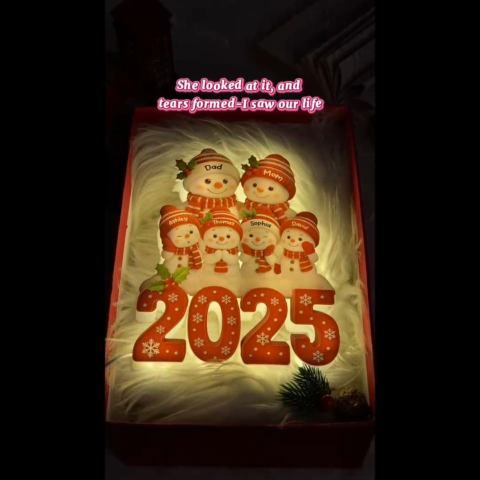 Family Snowman 2025 Togetherness - Personalized Light Box - Cutest Design with 3D Effect - Christmas Gift for Husband, Wife, Christmas Decor
