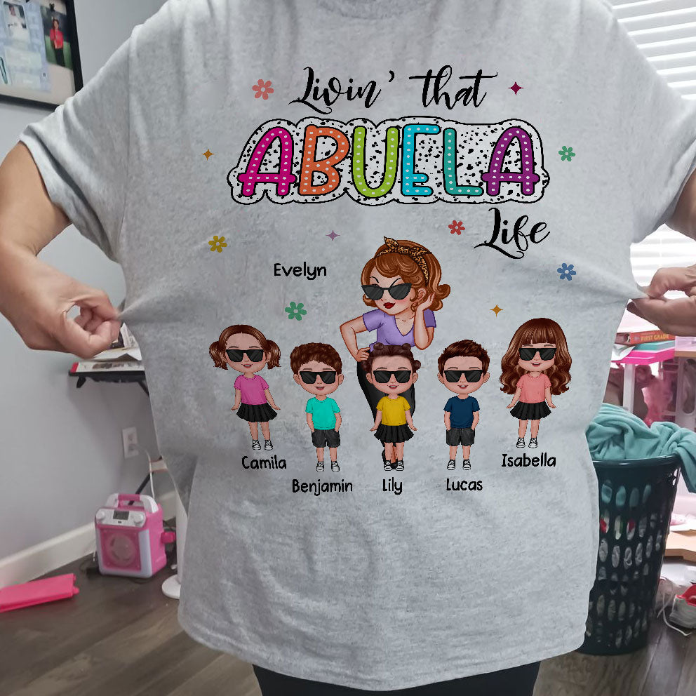 Livin‘ That Grandma Mom Life Pretty Woman & Kids Summer Vibe Personalized Shirt