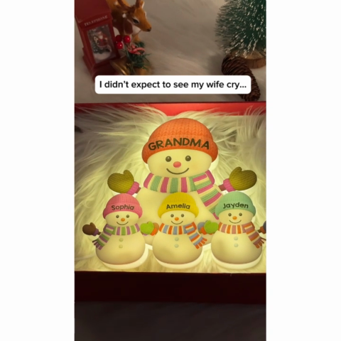 3D Effect Heartwarming Christmas Grandma Grandkids Snowman Together - Personalized Light Box - Gift For Grandmas