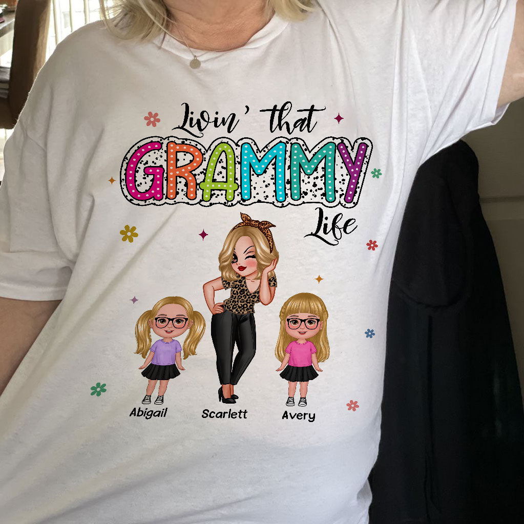 Livin‘ That Grandma Mom Life Pretty Woman & Kids Summer Vibe Personalized Shirt