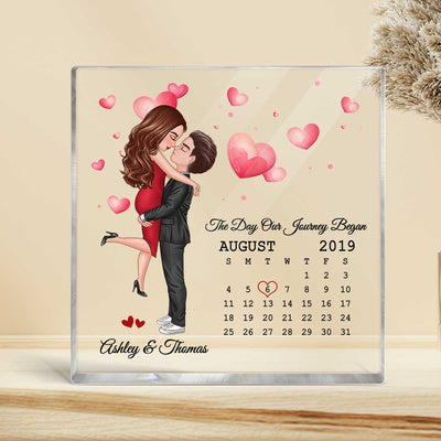 Doll Couple Hugging Kissing Calendar Anniversary Date Personalized Acrylic Plaque Block - Anniversary Gift For Couple - Gift For Him Gift For Her