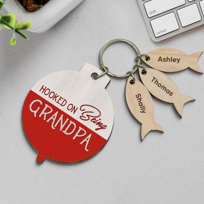 Daddy Grandpa‘s Keepers Personalized Multi Fish Charm Wooden Keychain