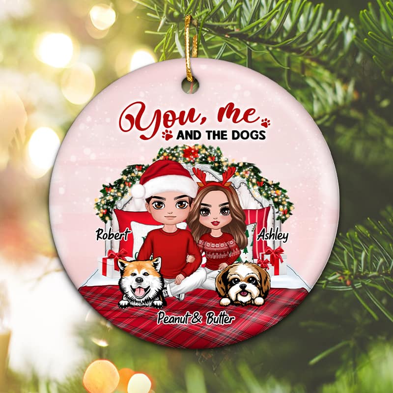 Couple And Dogs Sitting On Bed Personalized Christmas Circle Ornament